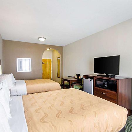 Quality Inn & Suites Near Tanger Outlet Mall Gonzales Exteriér fotografie
