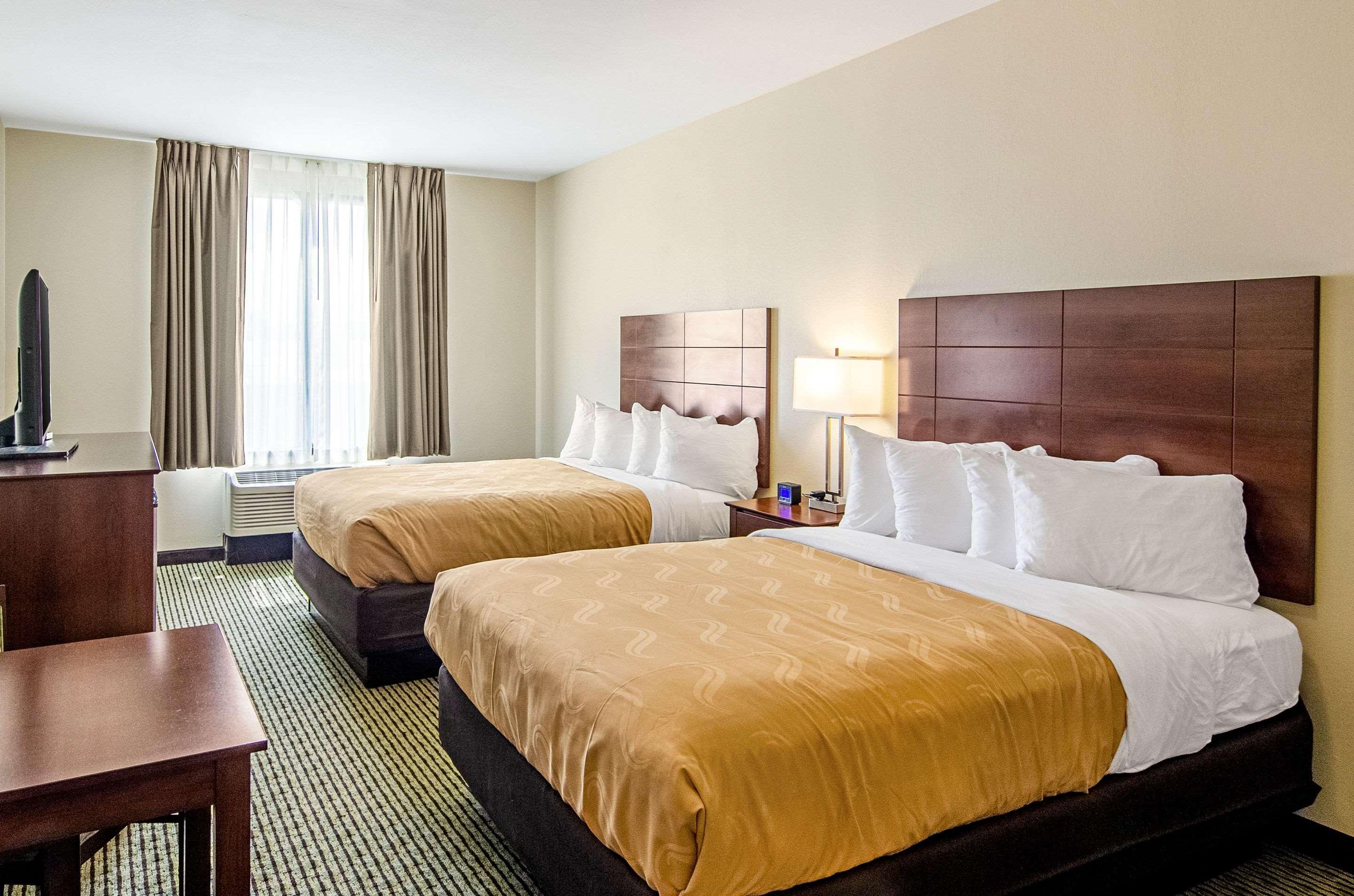 Quality Inn & Suites Near Tanger Outlet Mall Gonzales Exteriér fotografie
