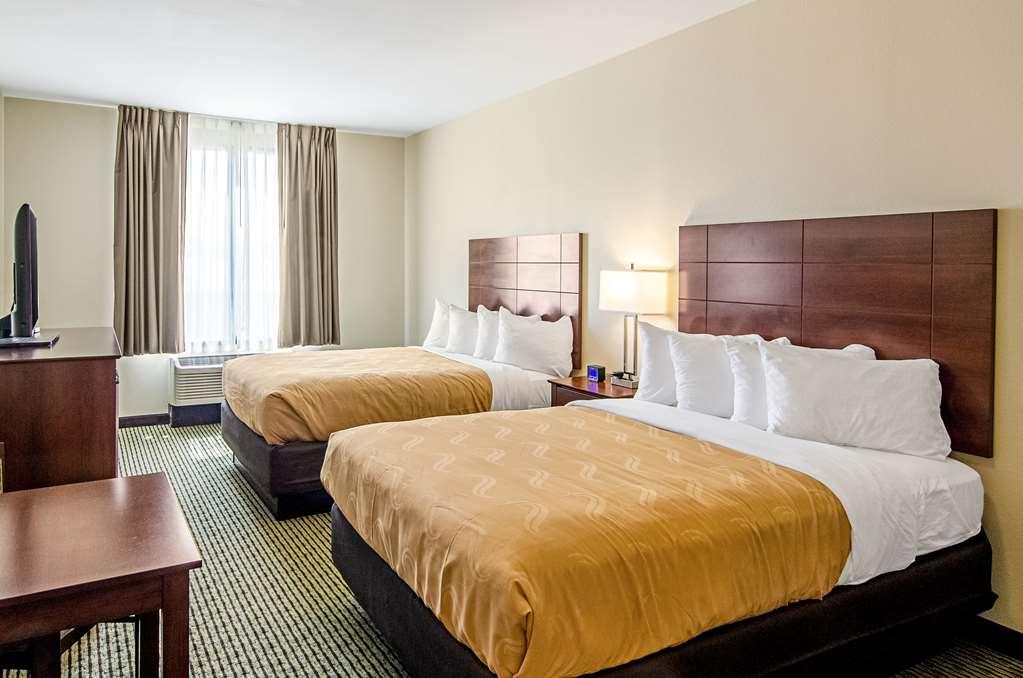 Quality Inn & Suites Near Tanger Outlet Mall Gonzales Pokoj fotografie