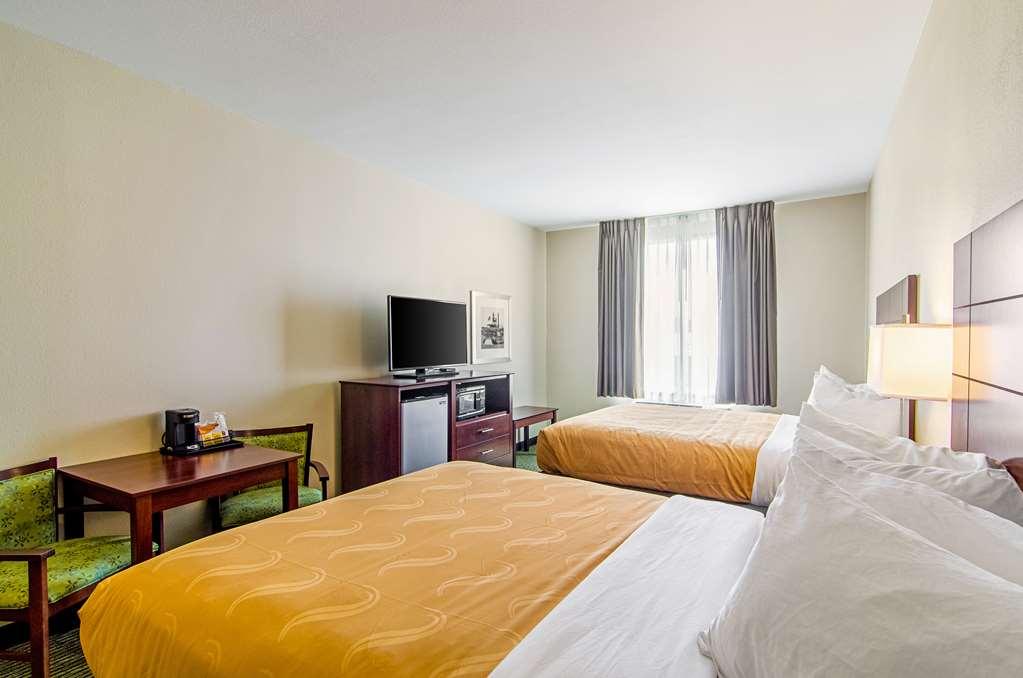 Quality Inn & Suites Near Tanger Outlet Mall Gonzales Pokoj fotografie