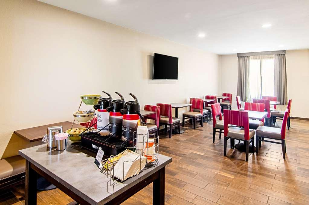 Quality Inn & Suites Near Tanger Outlet Mall Gonzales Restaurace fotografie