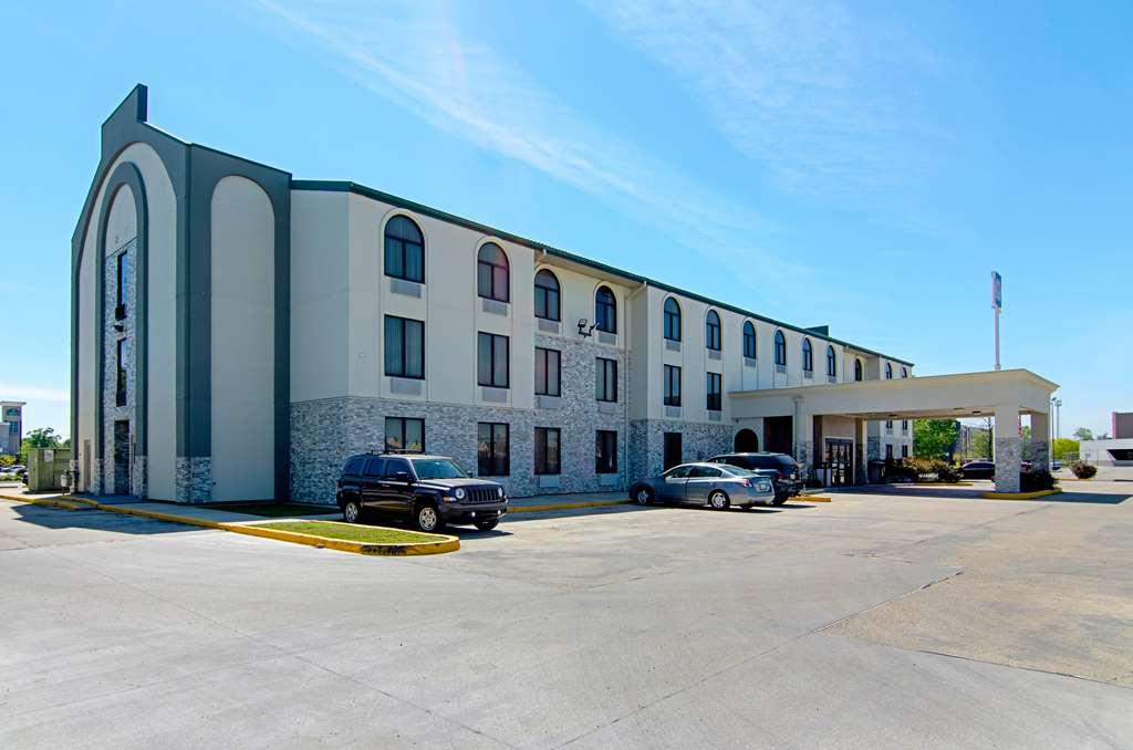 Quality Inn & Suites Near Tanger Outlet Mall Gonzales Exteriér fotografie