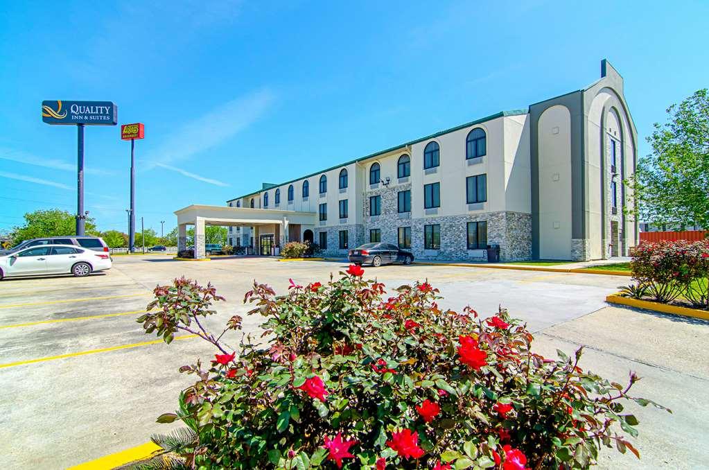 Quality Inn & Suites Near Tanger Outlet Mall Gonzales Exteriér fotografie