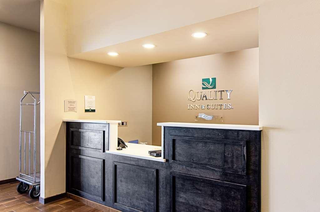 Quality Inn & Suites Near Tanger Outlet Mall Gonzales Interiér fotografie