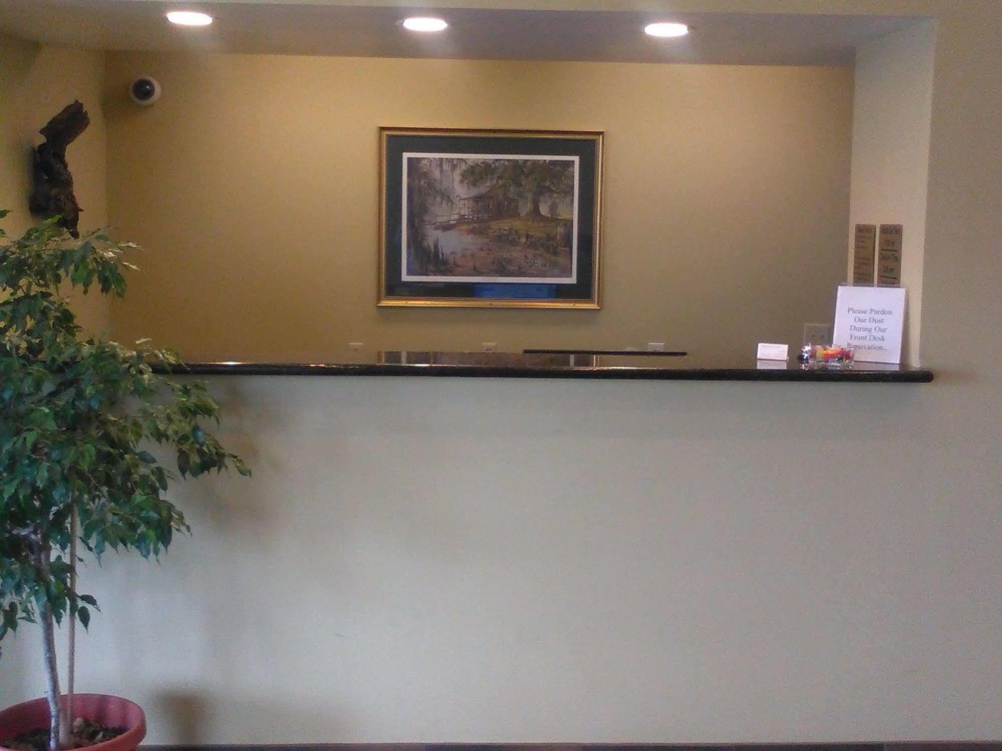 Quality Inn & Suites Near Tanger Outlet Mall Gonzales Exteriér fotografie